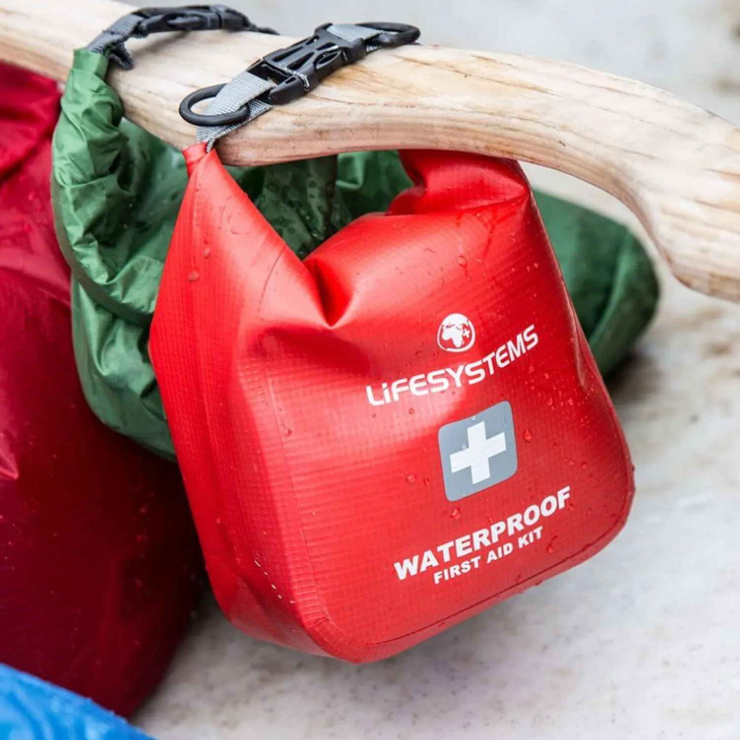 Best Sale Lifesystems Førstehjælpssaet - Vandtaet First Aid Kit